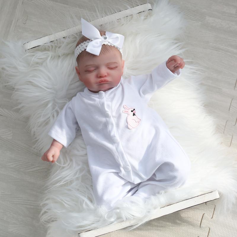 Wooroy Reborn Baby Doll - Birthday Gift, Christmas Gift, Girl Gift, Kids Gift, 18 inch Realistic Newborn Baby Girl with Lifelike Face and Limbs and a Cloth Body, Kids Gift for Age 3 +