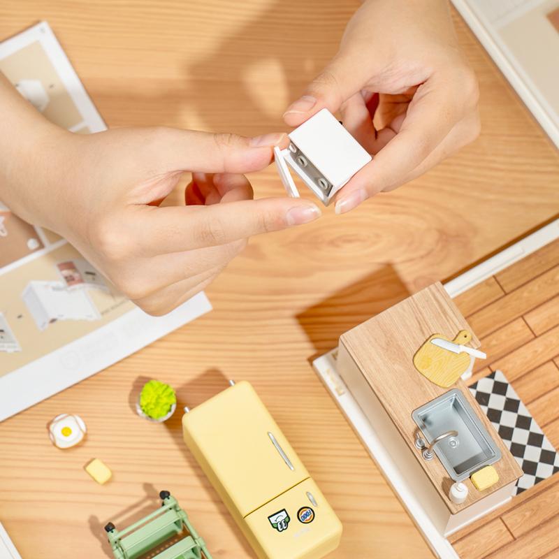 Rolife DIY Miniature Dollhouse Kit Super Store Series Plastic Building Blocks Kits Mini Dollhouse Plastic Tiny Room Craft Hobby Decent Gifts