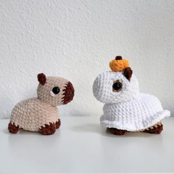 Capy-Ghost Crochet| Capybara with ghost outfit and pumpkin | Halloween amigurumi Crochet