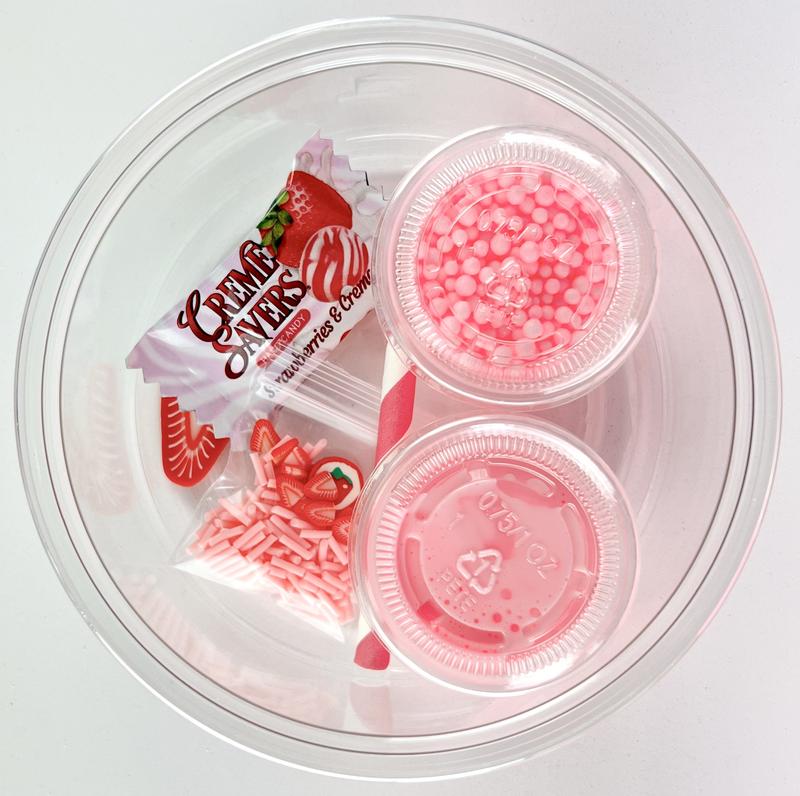 Strawberry Moo-Shake Cloud Creme Slime with Mix-ins & Candy